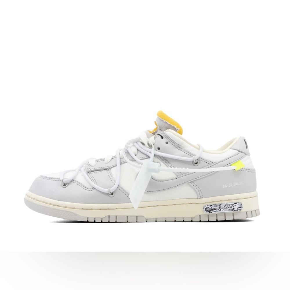NIKE DUNK LOW OFF-WHITE
LOT 49 Men Size 8